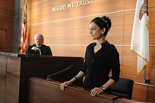 Kalinda Sharma (Archie Panjabi) au tribunal