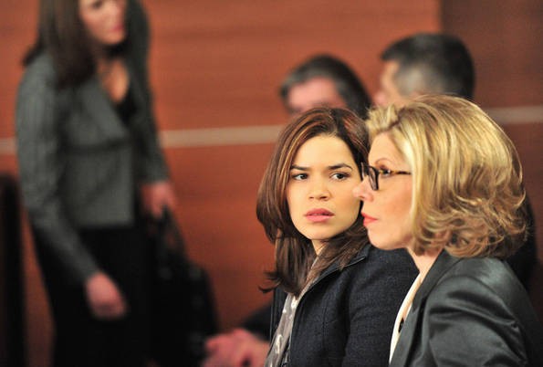 Natalie Flores (America Ferrera) et Diane Lockhart (Christine Baranski) au tribunal