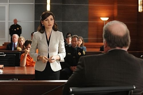 Alicia Florrick (Julianna Margulies)  plaide au tribunal