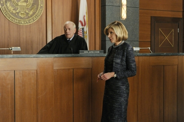 Diane devant le juge James Chase (Kenneth Tigar)