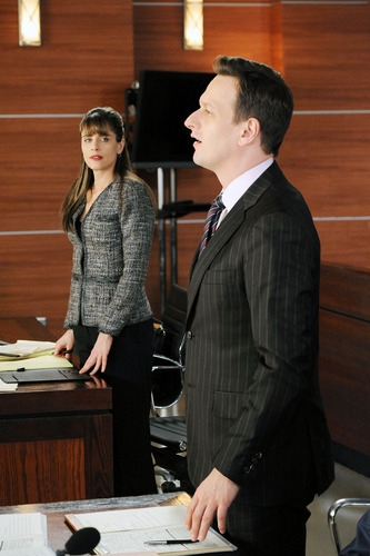 Laura et Will s'affrontent au tribunal