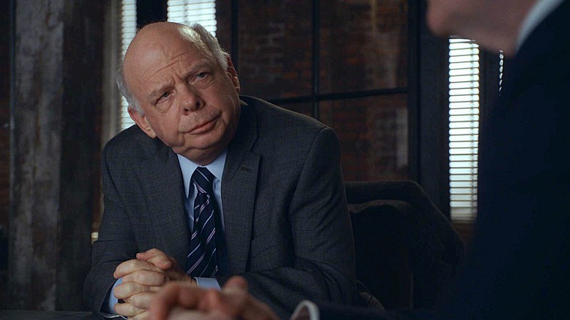 Charles Lester (Wallace Shawn) 